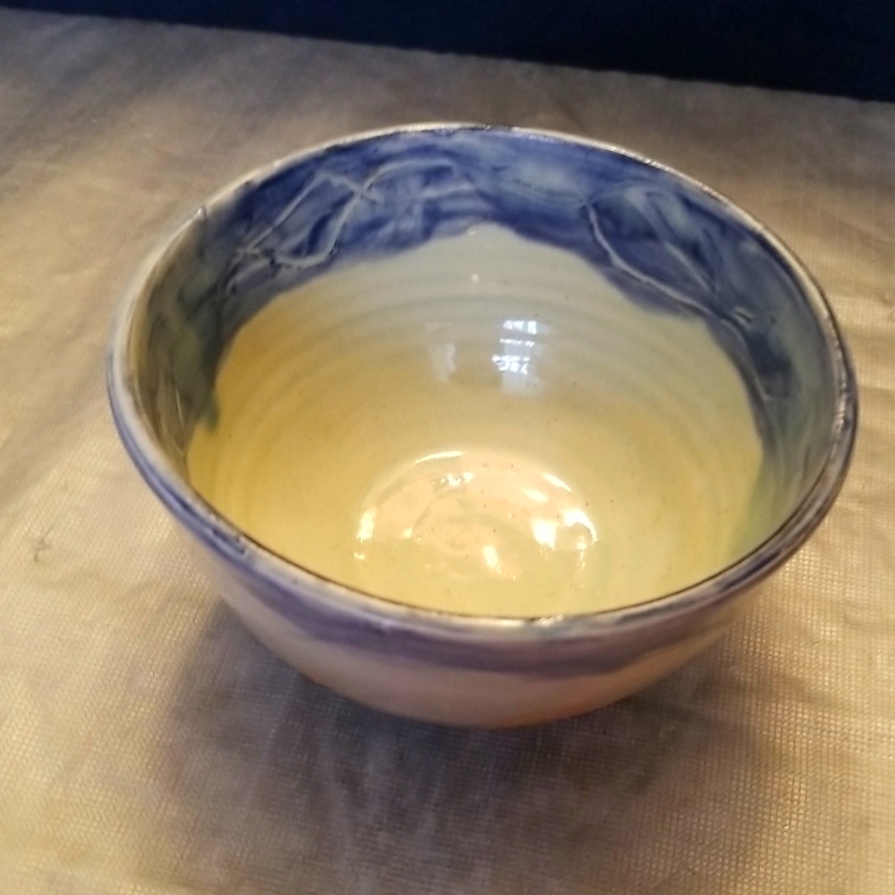 10/$10 Fish Theme Glazed Pottery Bowl